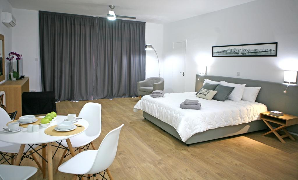Corina Suites & Apartments Limassol Quarto foto